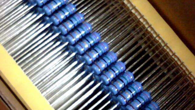 金屬膜電阻器
